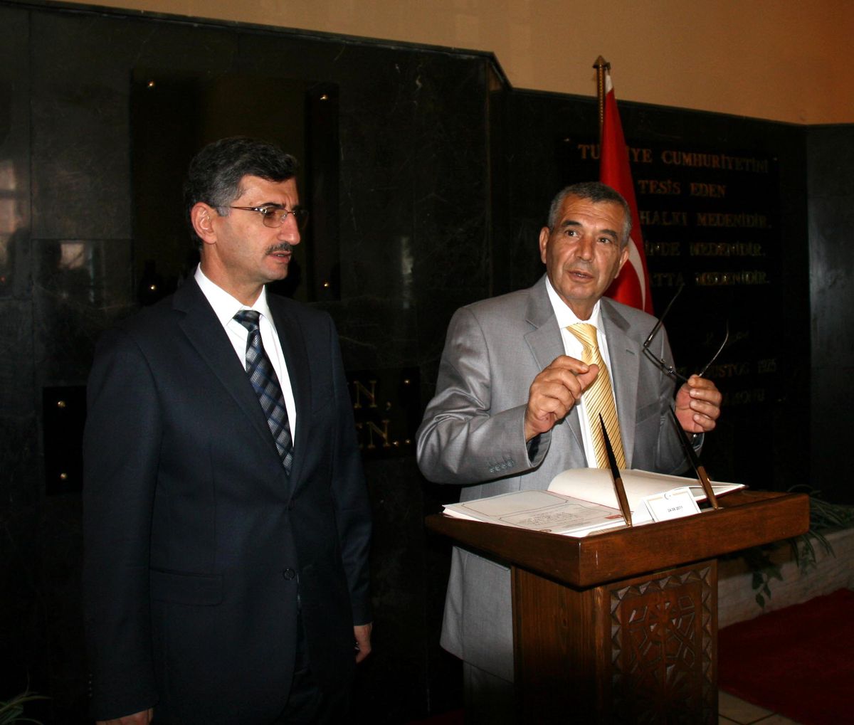 KKTC Meclis Başkanı Bozer: Adanın Eşit Sahibiyiz