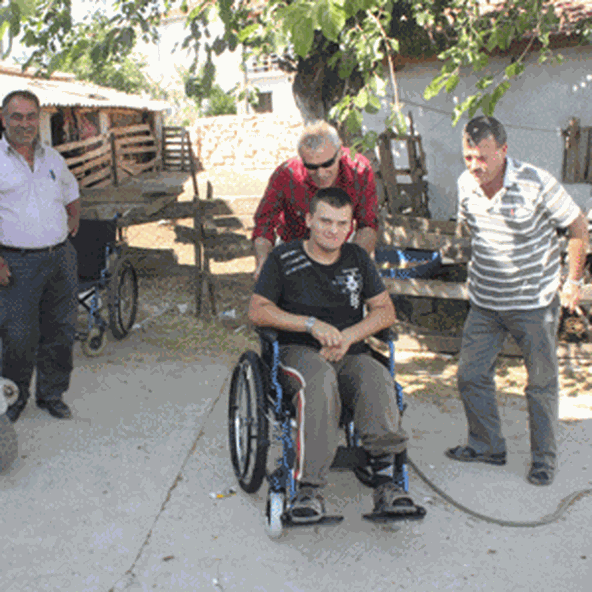 Paşayiğitli Arkın Düdük'e Keşan Belediyesi'nden Tekerlekli Sandalye