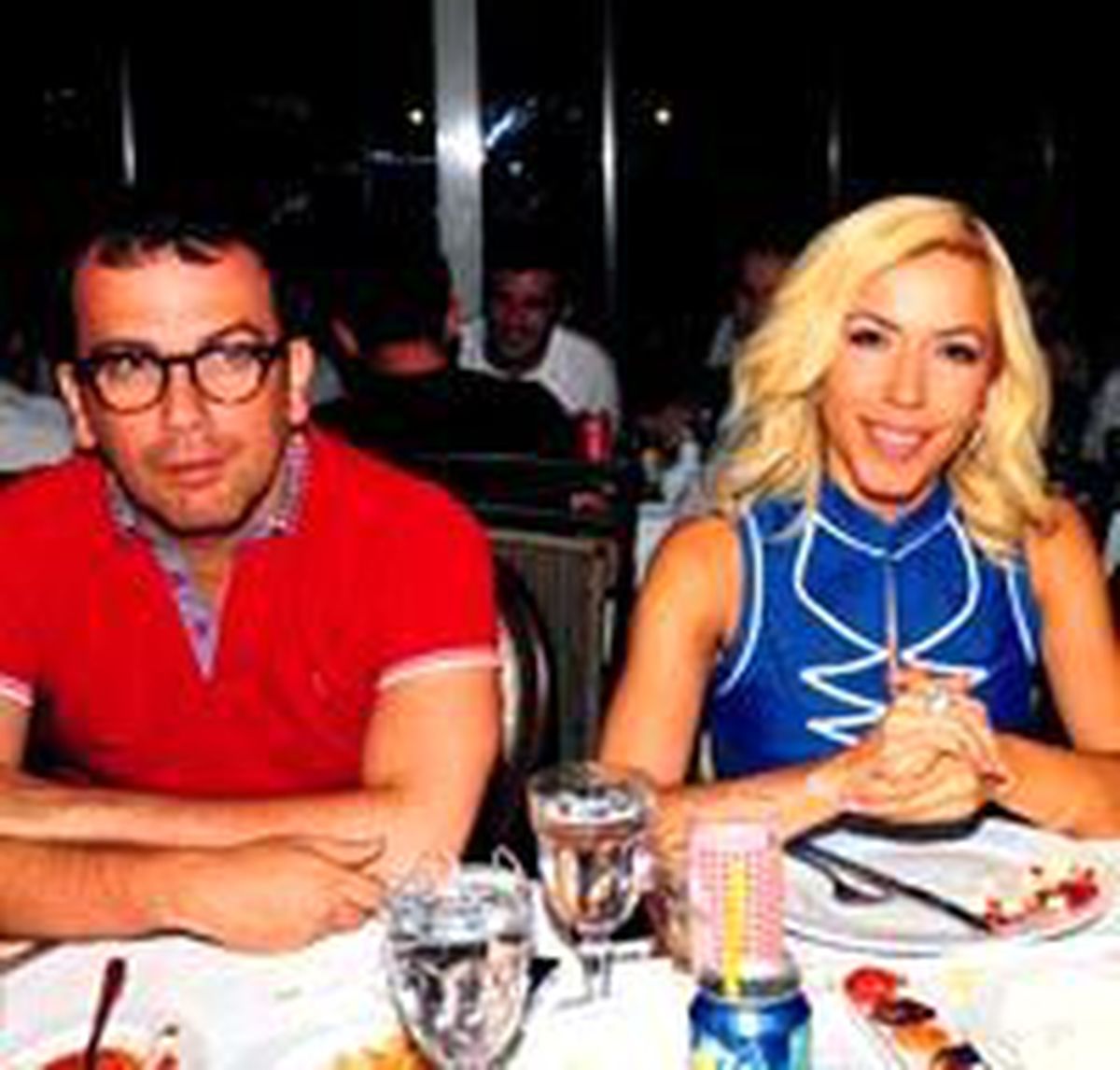 Burcu'dan Hadise'ye İstiklal Marşı Desteği