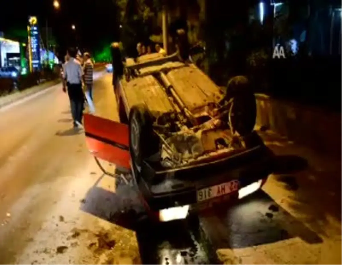 Edirne\'de Refüje Çarpan Araç Takla Attı