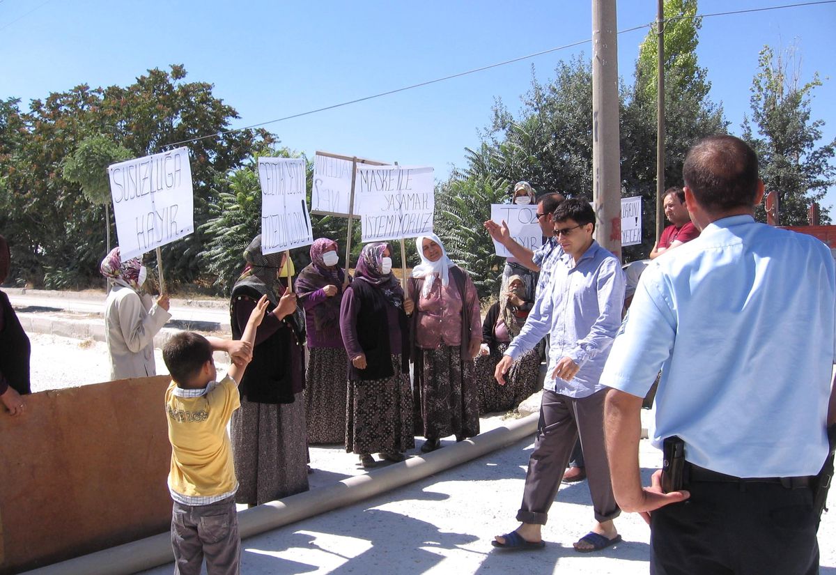 Çeltik\'te Kadınlardan Maskeli Protesto