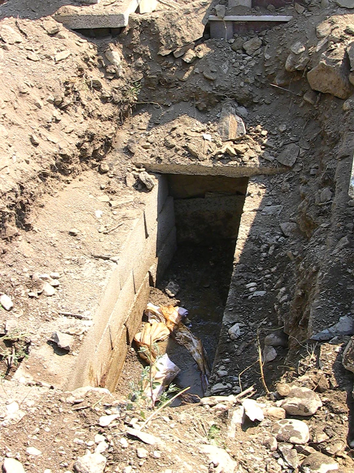 Seri Katilin İtirafı Üzerine, Öldürdüğü Kadının Mezarı Açıldı
