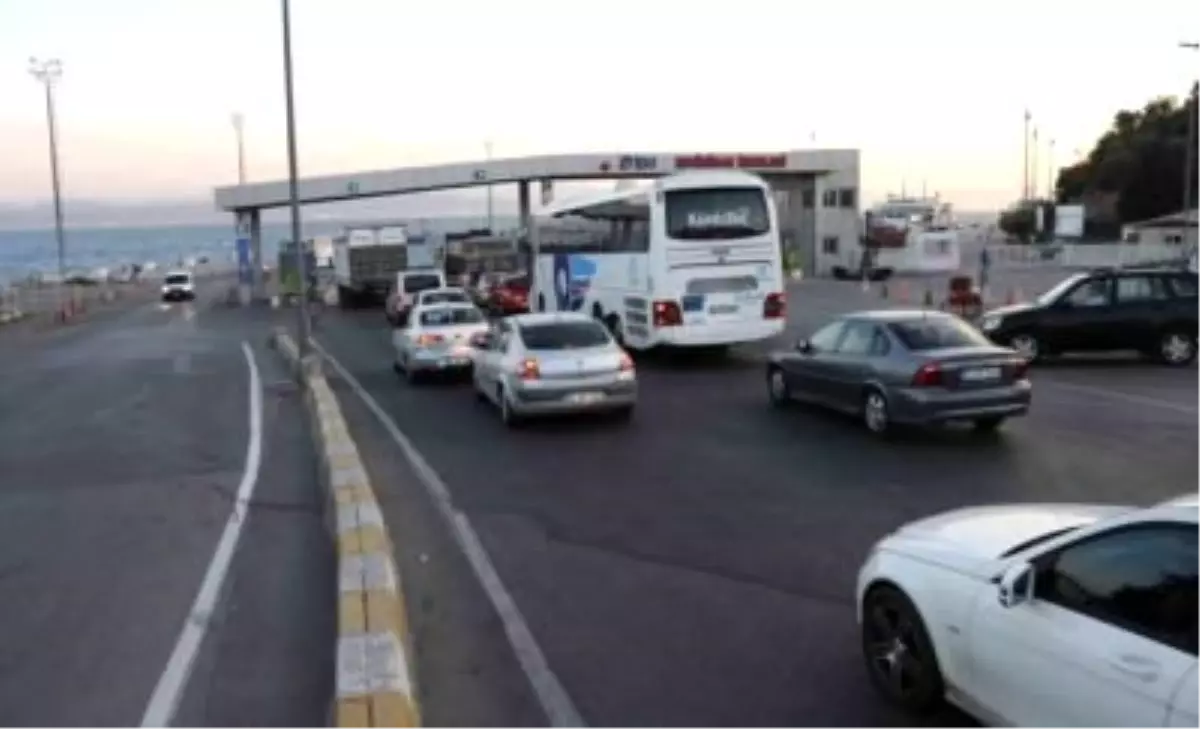 Tatilciler Yola Çıkmaya Başladı