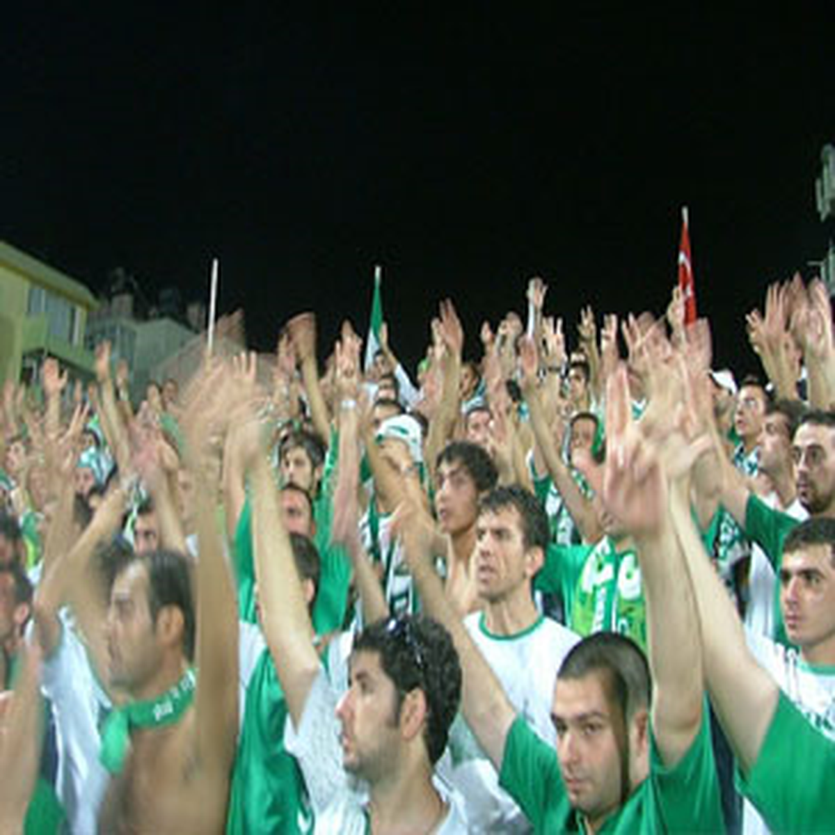 Bursaspor Taraftarlarından Yönetime: Harekete Geçin