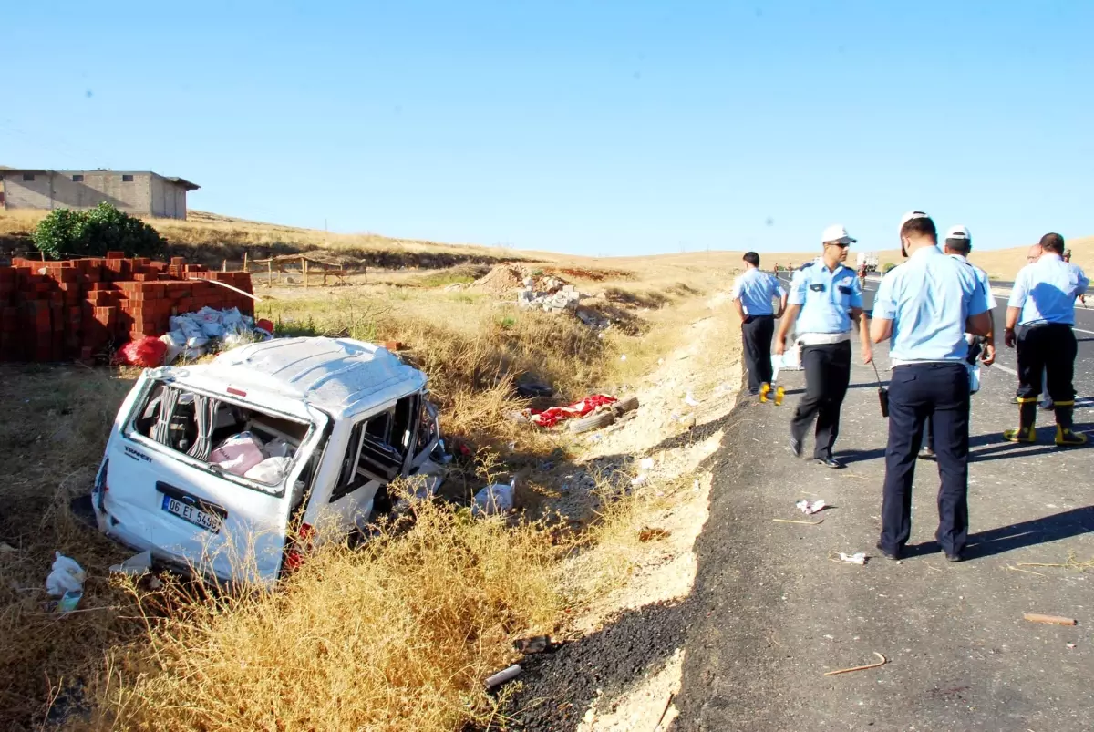 İnşaat İşçileri Kaza Yaptı: 2 Ölü, 4 Yaralı