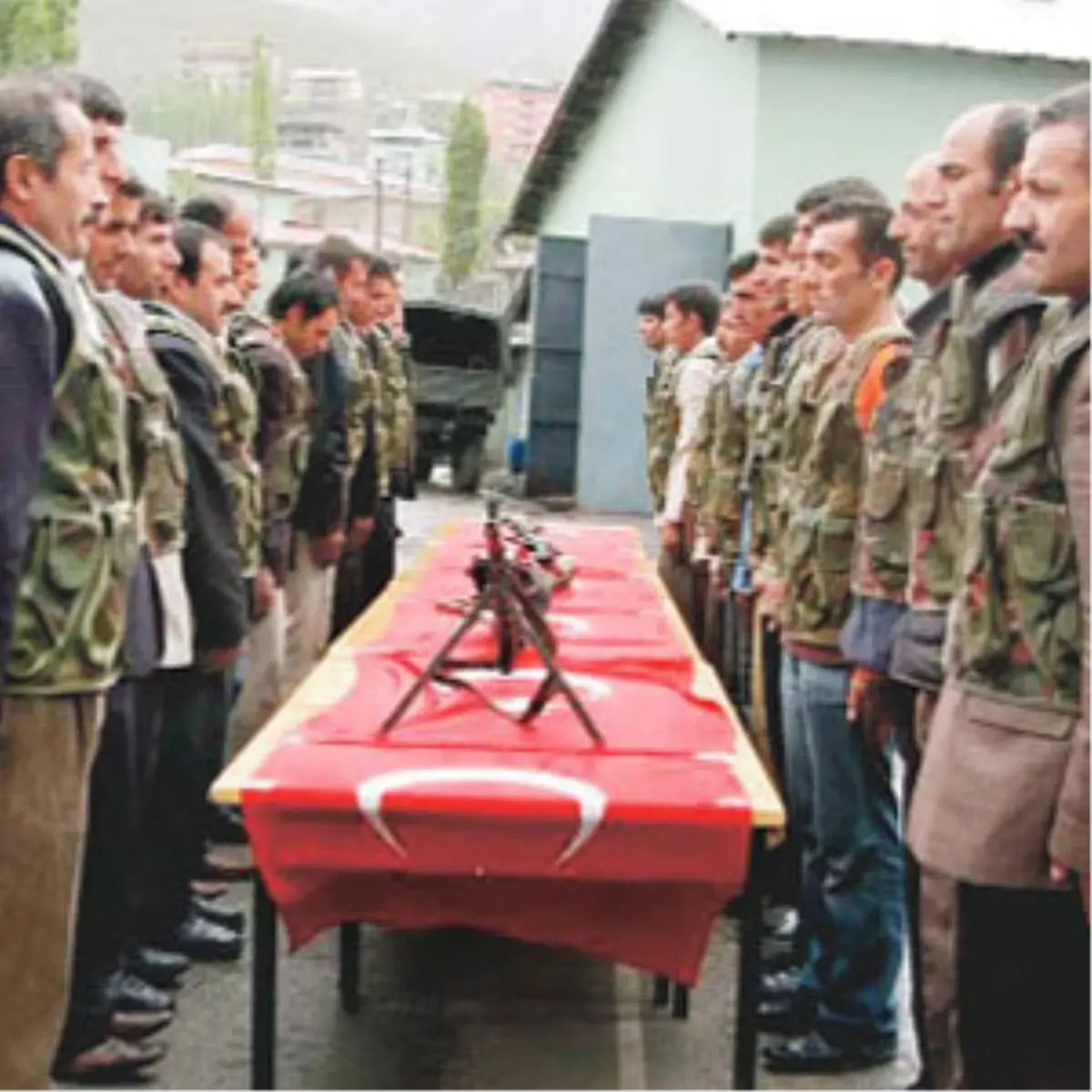 Midyat\'ta Koruculara Pusu: 1 Şehit, 4 Yaralı