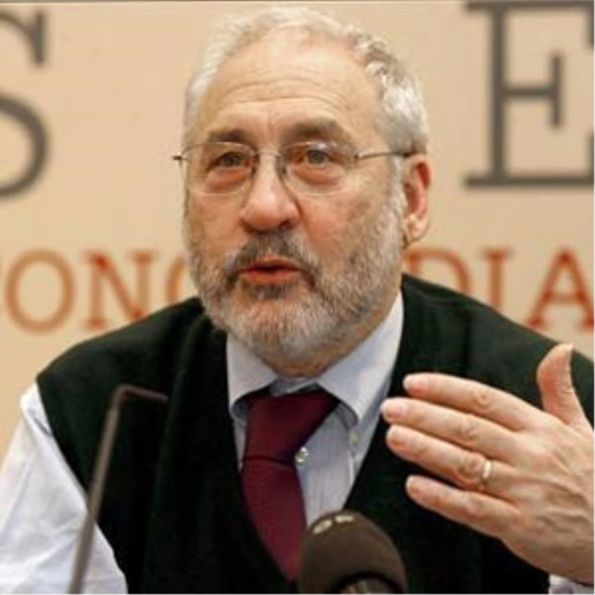Stiglitz\'den, Faizi Düşürme Çağrısı