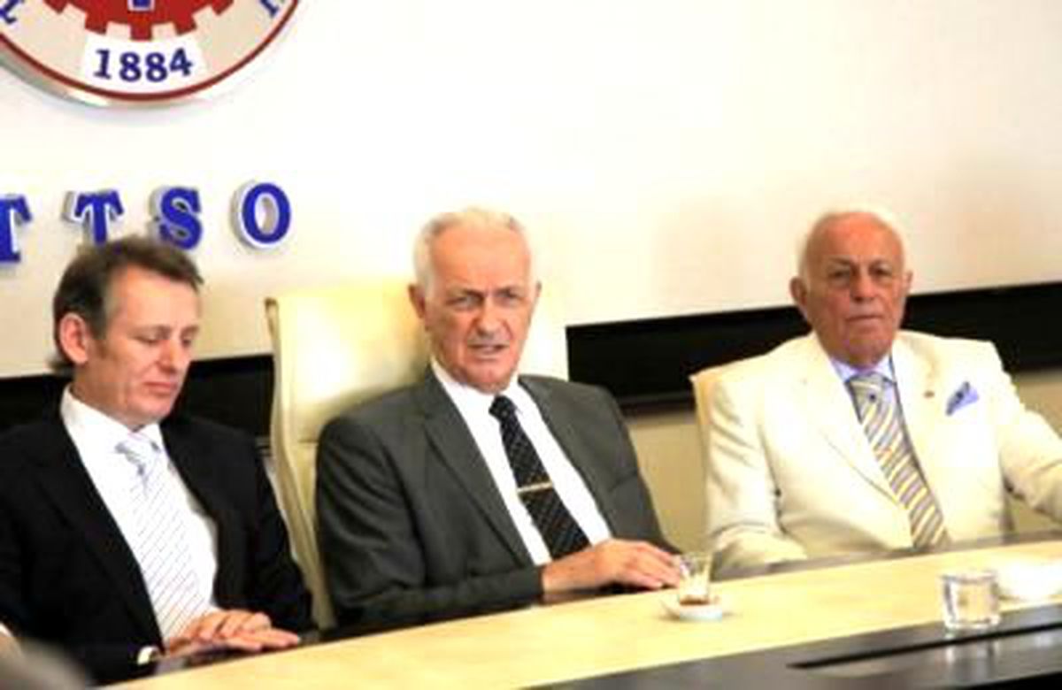 'abd, İran'la İlişkimize Ambargo Koyuyor'