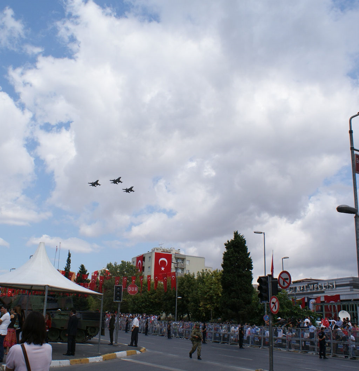 Vatan Caddesi'nde 30 Ağustos Coşkusu