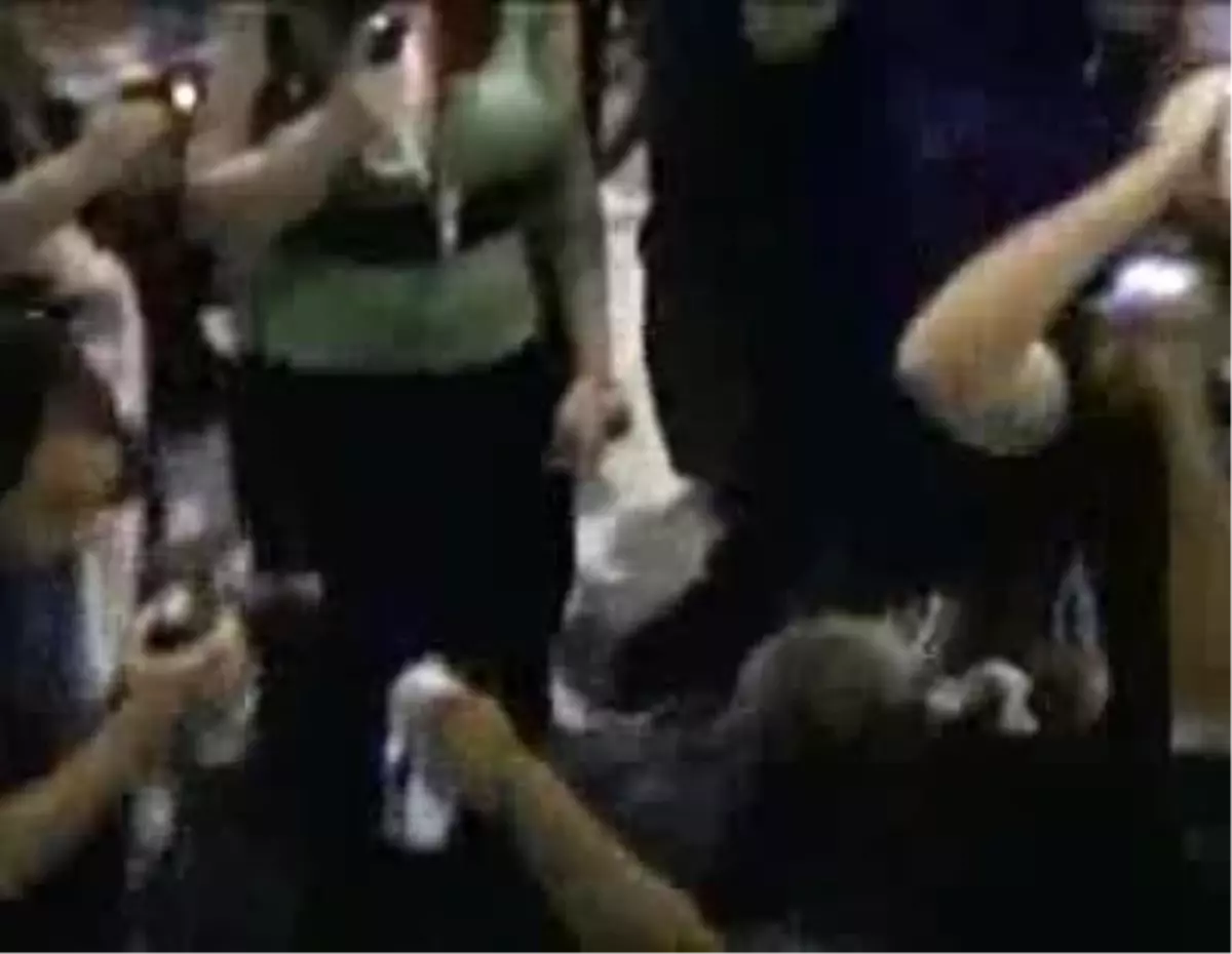 Hamburg\'ta Trende İçki İçene Önce Uyarı, Sonra 40 Euro Ceza