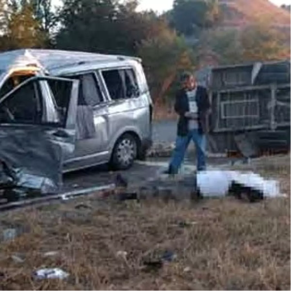 Trafik Kazaları: 3 Ölü, 9 Yaralı