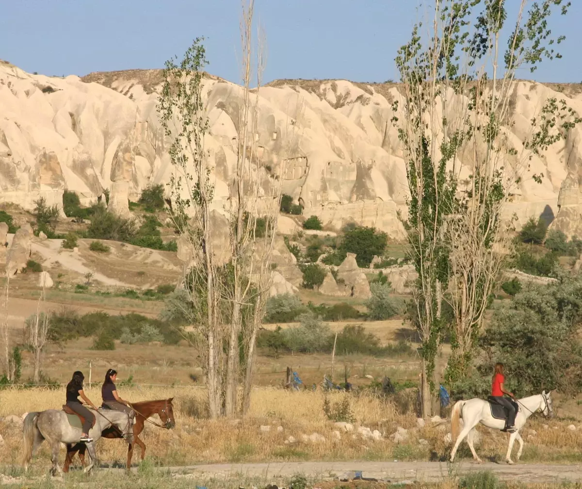 At Sırtında Kapadokya Turu