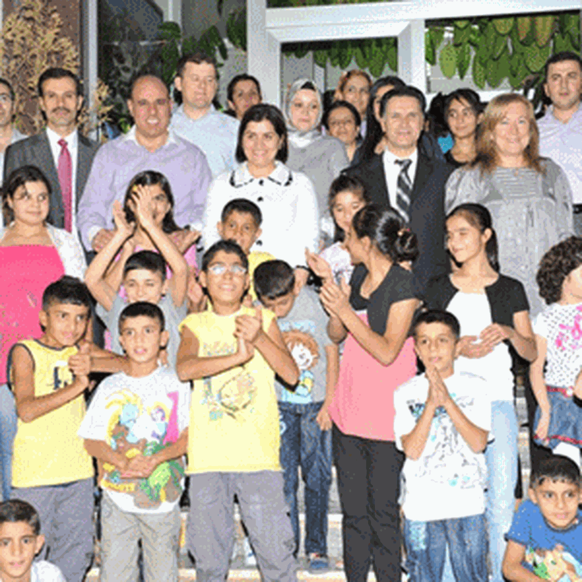 Başkan Ayanoğlu İlk Bayramlaşmayı Çocuk Yuvasında Yaptı