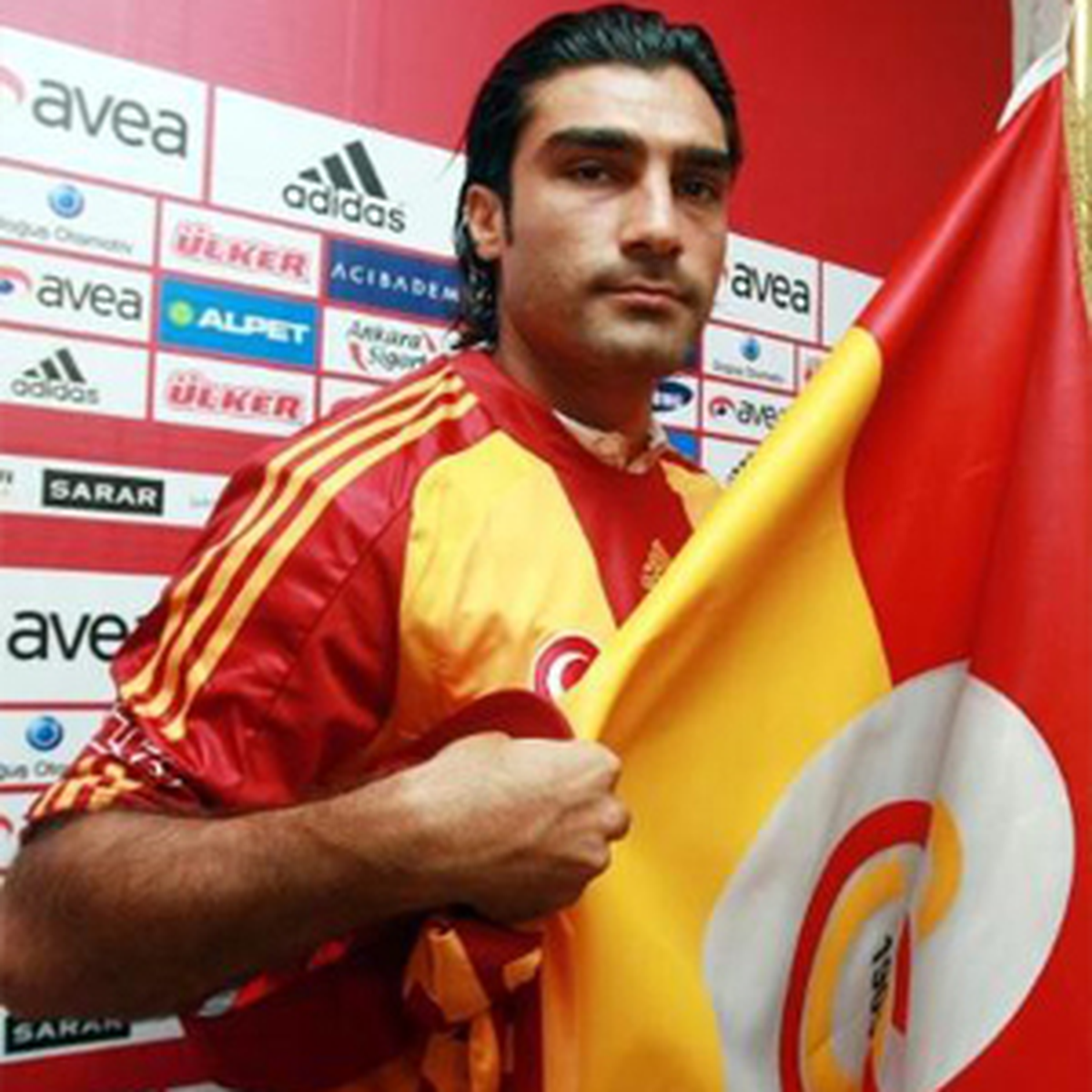 Gs Mustafa Sarp'ın Sözleşmesini Feshetti