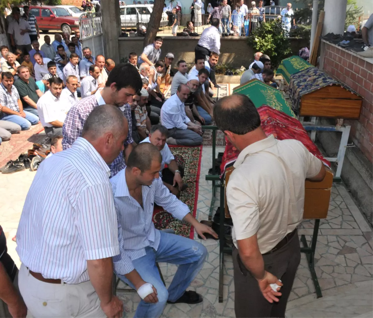 Kaza Kurbanı Anne Kız Toprağa Verildi