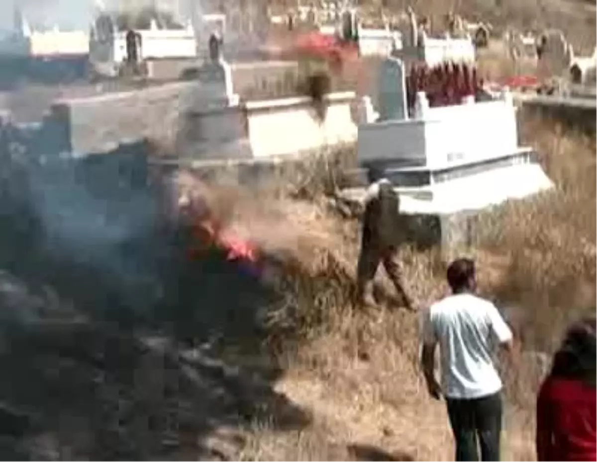 Mezarlıkta Yangın