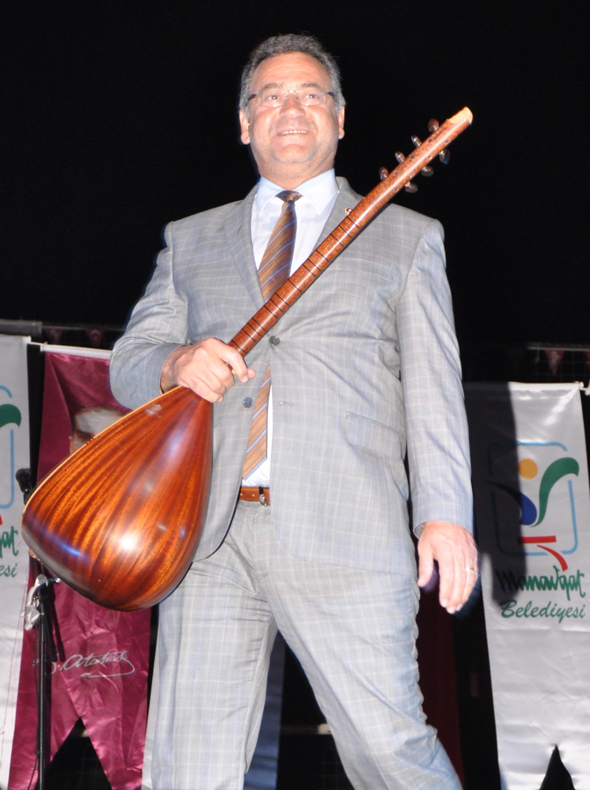 Milletvekili Tolga Çandar, Manavgat'ta Konser Verdi