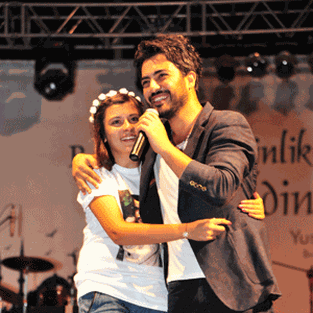 Yusuf Güney Beylikdüzü'nde Hem Söyledi Hem Taklit Yaptı