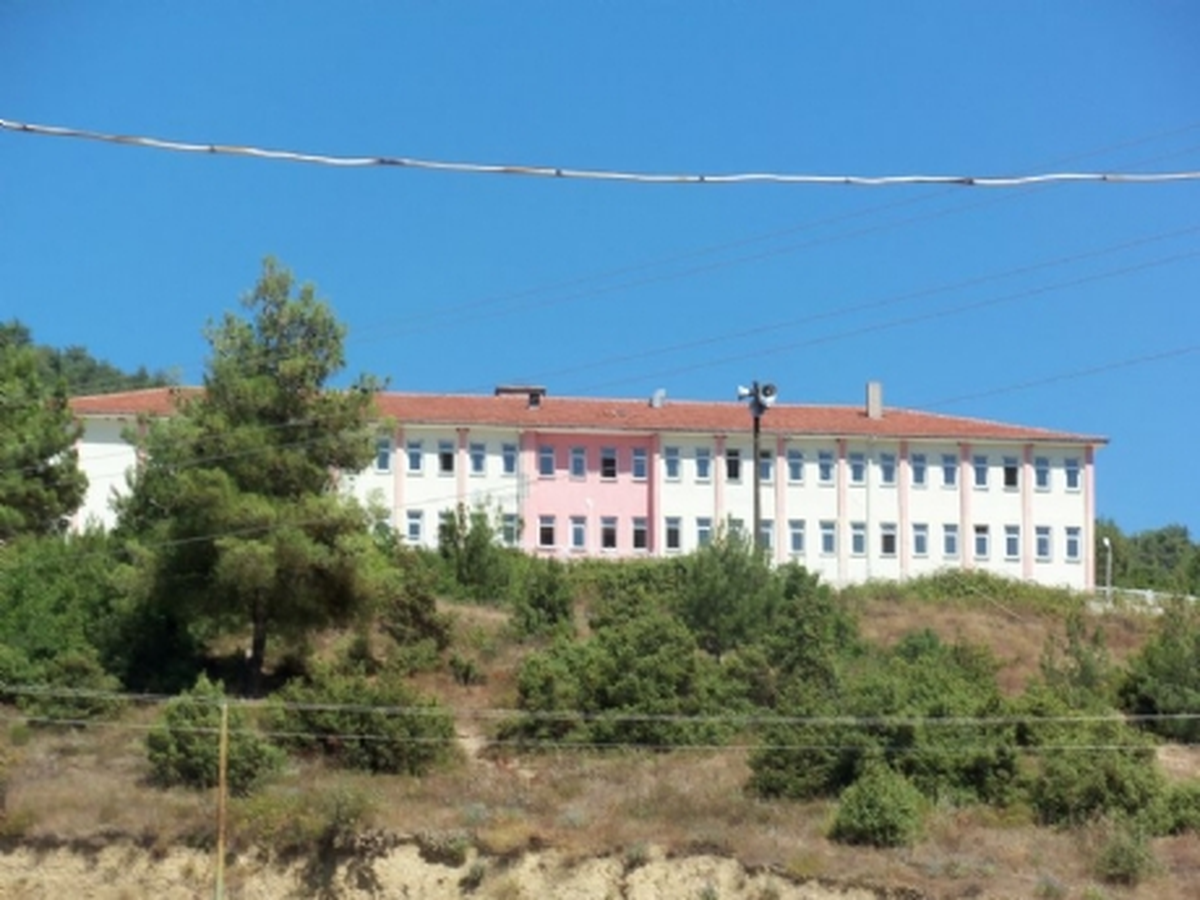 12 Yılda Tamamlanan, 10 Yıldır da Açılamayan Hastane Binası Okul Oluyor