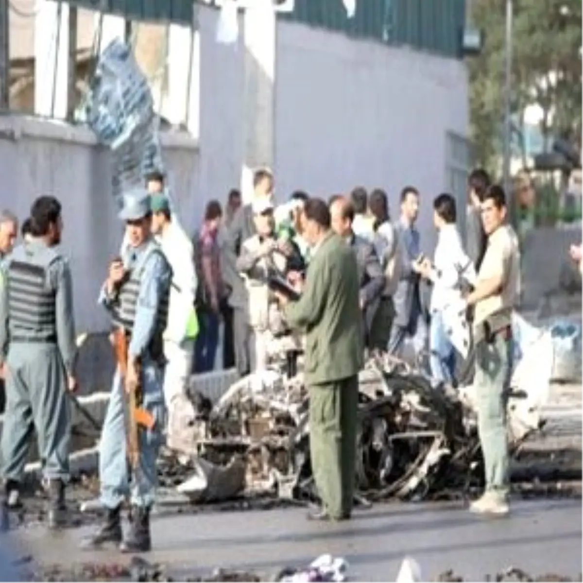 Afganistan\'da Şiddet Sürüyor: 24 Ölü