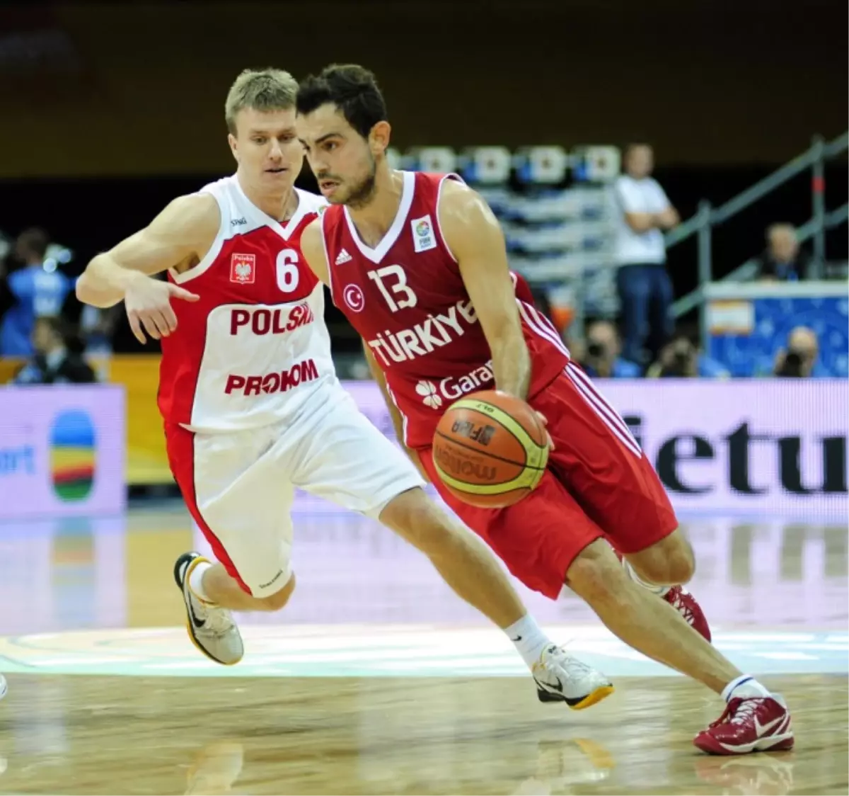 Milliler Polonya\'ya Yenildi