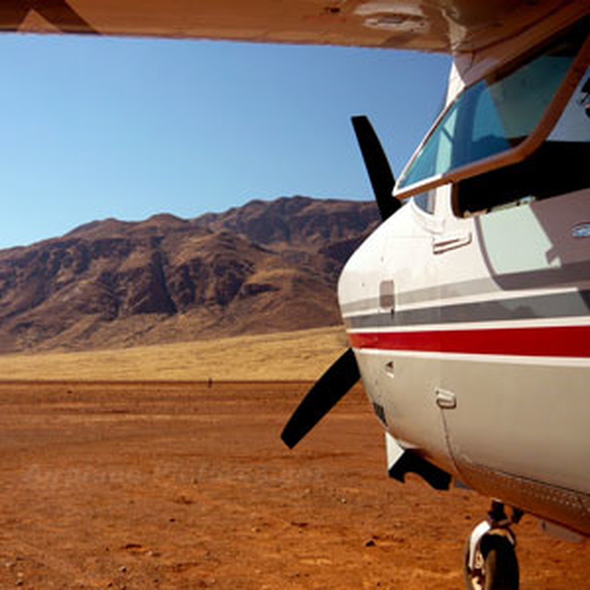 ABD'de Uçak Kazası Yangına Yol Açtı