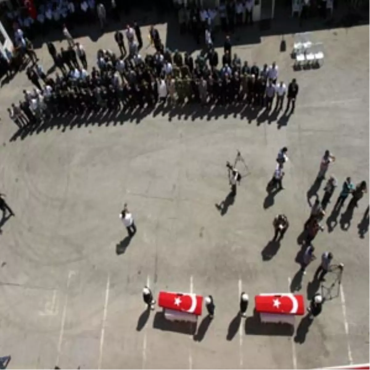 Şehidin Sokağı Bayraklarla Donatıldı