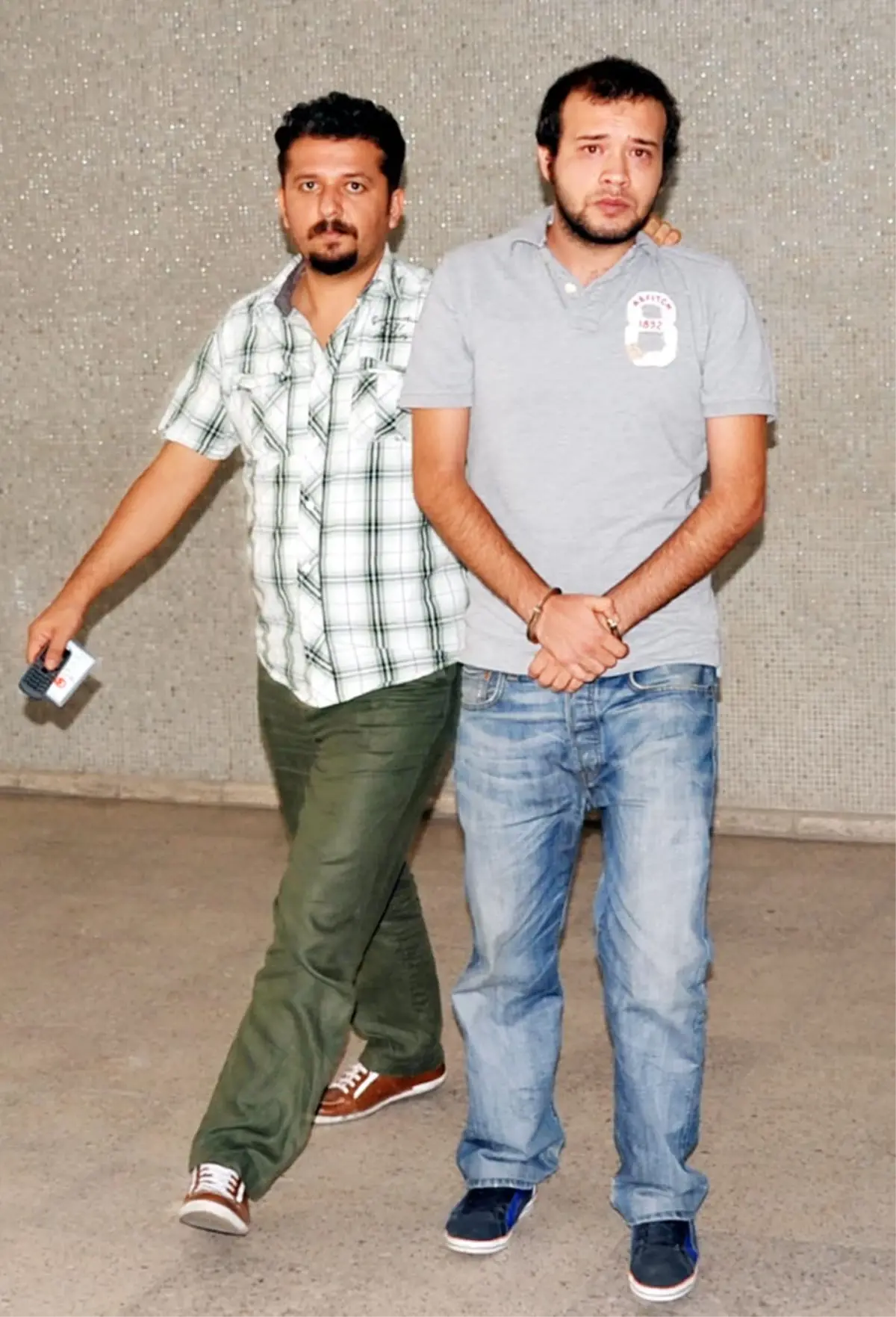 Antalya\'da 40 Gram Uyuşturucu Madde Bonzai Ele Geçirildi