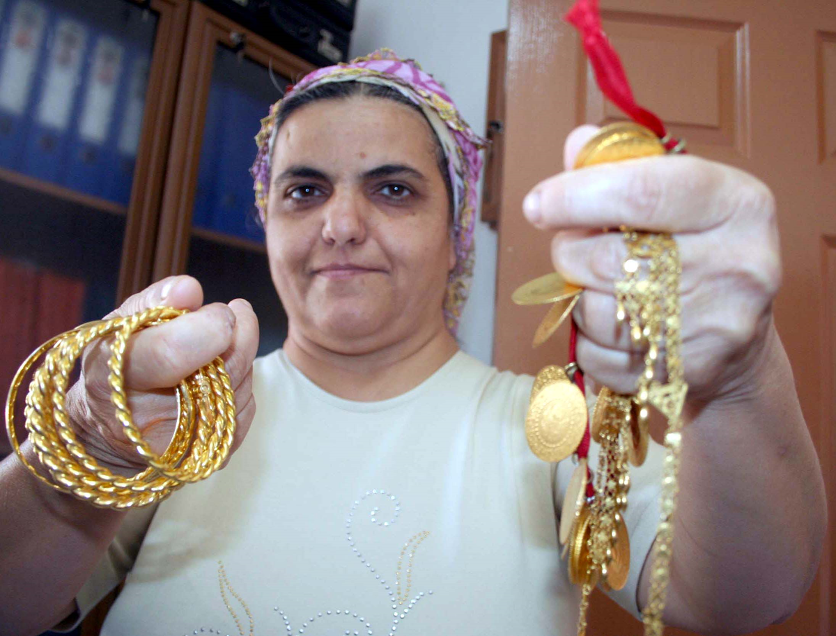 Çaldığı 1 Kilo Altını Bozduramadan Yakalandı