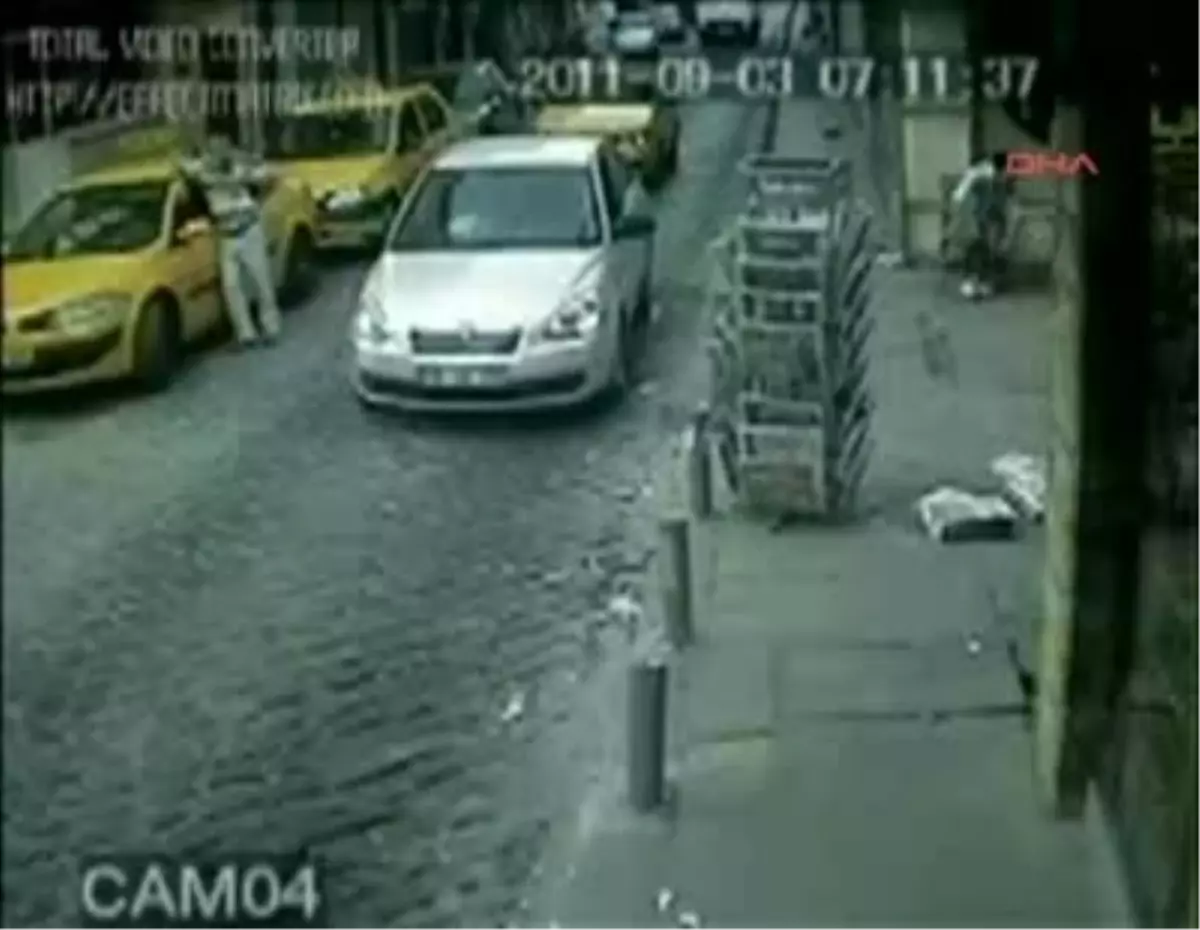 İzmir\' İn Göbeğinde Dehşet Anları Güvenlik Kamerasında