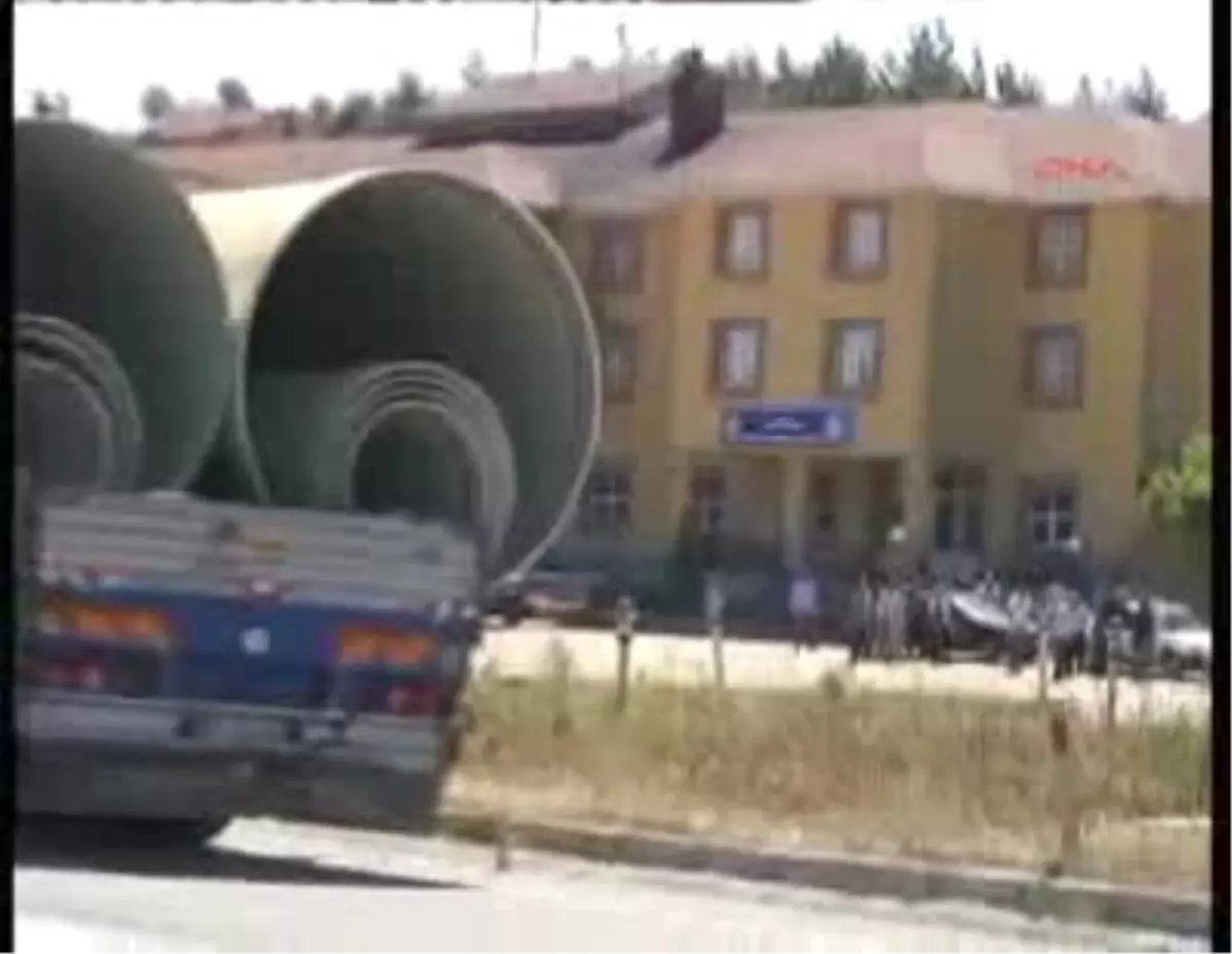 Kamyoncular Kanuna Aykırı Yük Taşıyan Meslektaşlarını İhbar Etti