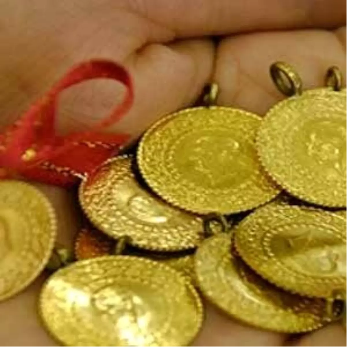 Serbest Piyasada Dolar 1, 7700 Tl, Çeyrek Altın 183 TL\'den İşlem Gördü