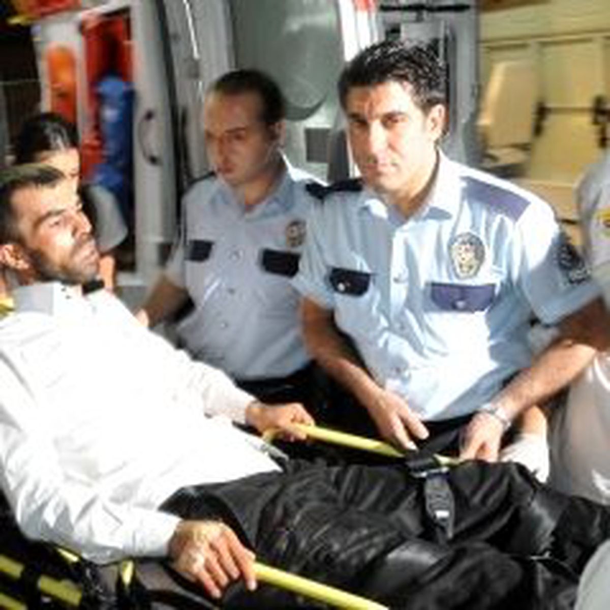 Sokakta Pompalı Dehşeti: 6 Yaralı