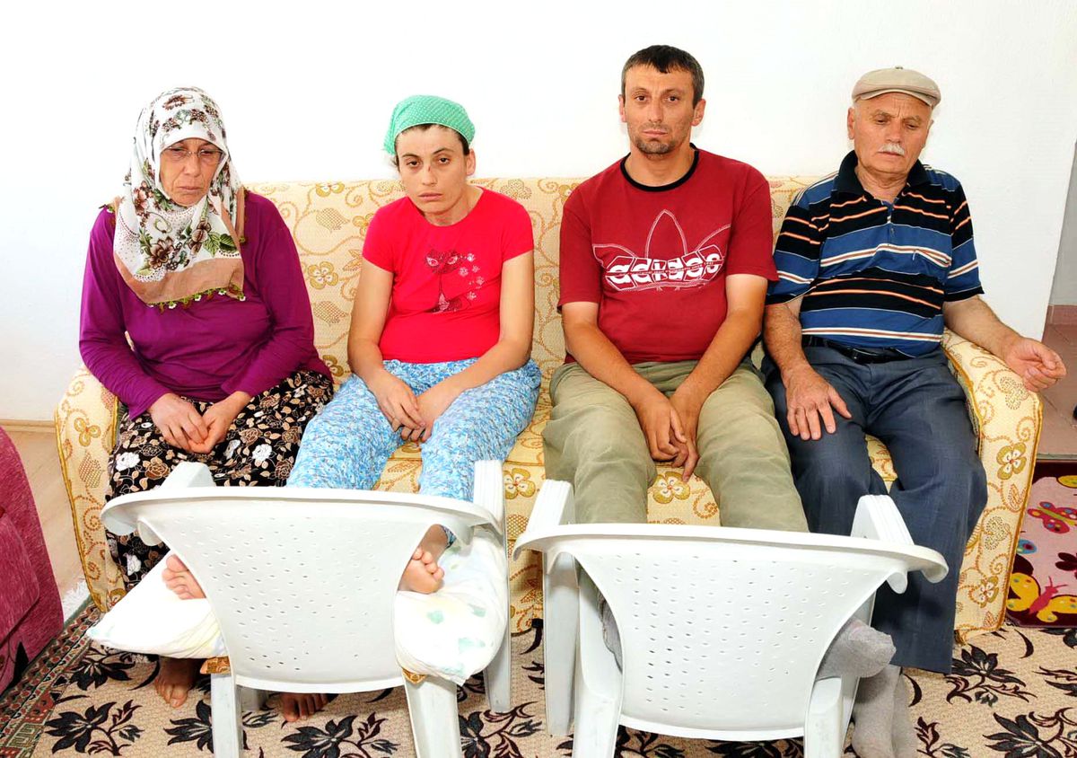Felçli 2 Yetişkin Çocuğu İçin, Evine Asansör İstiyor