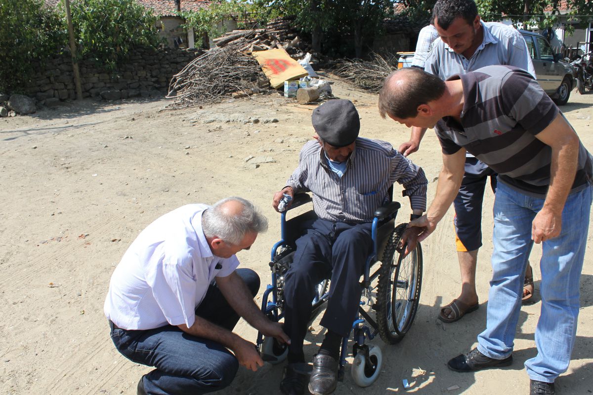 Keşan Belediyesi'nden Salih Bölük'e de Tekerlekli Sandalye