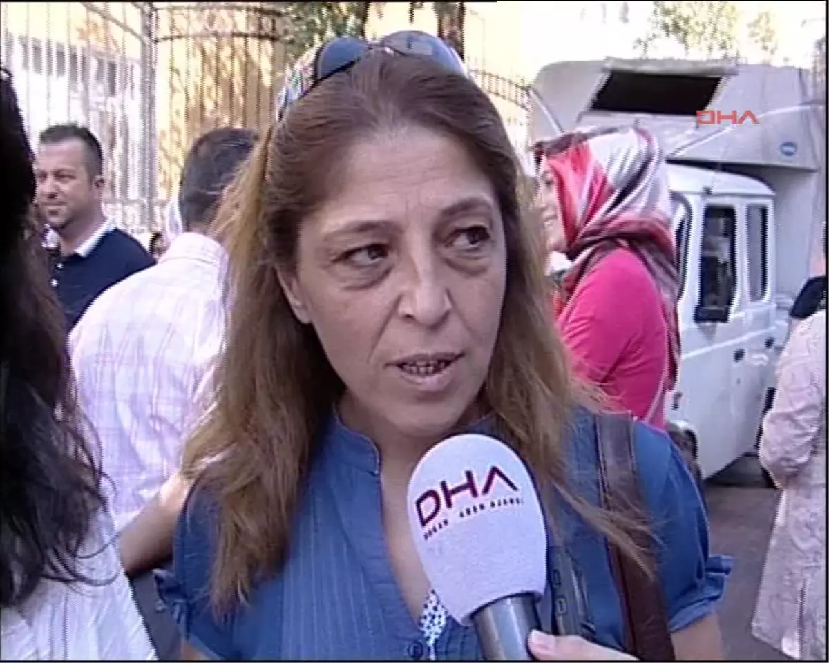 Okul Önünde Yıkım Protestosu