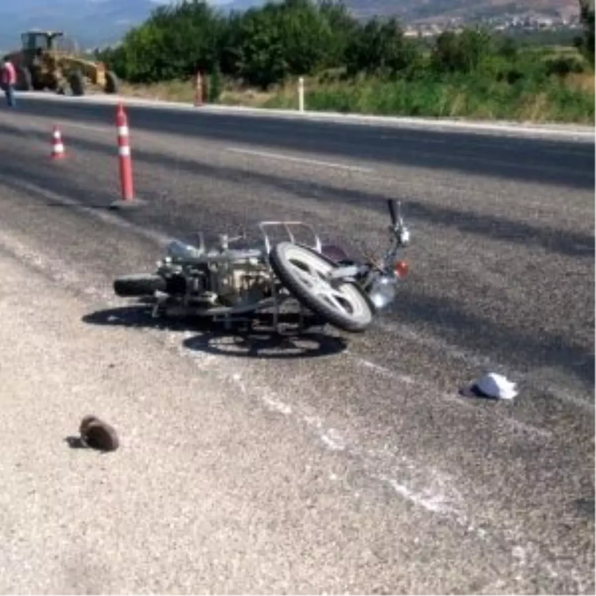 Tanker ile Motosiklet Çarpıştı: 1 Ölü, 1 Yaralı