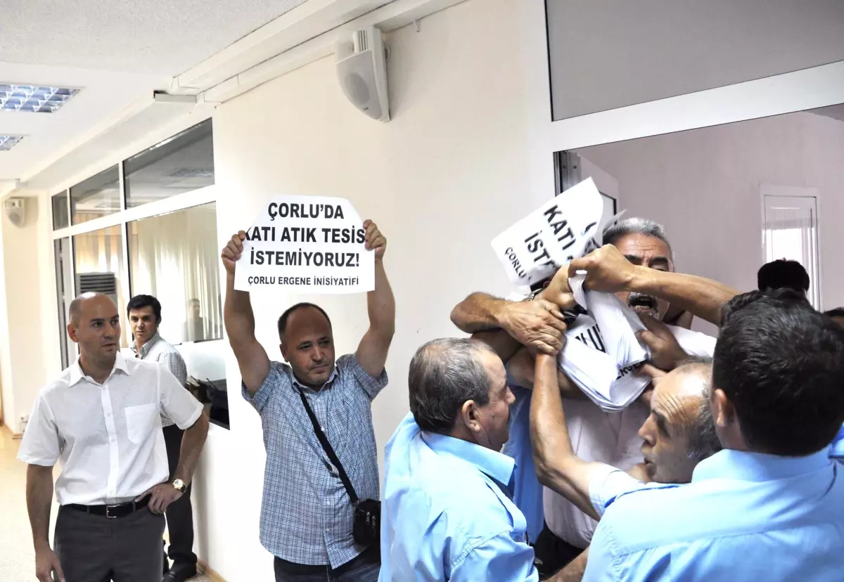 Çevreciler Meclis Salonuna Girdi