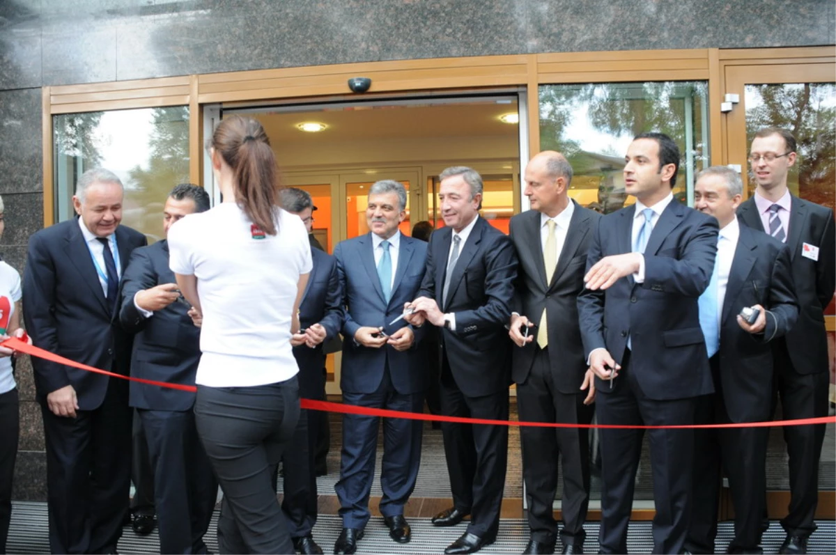 Cumhurbaşkanı Gül, Akfen\'in Rusya\'daki İlk Otelinin Açılışını Yaptı
