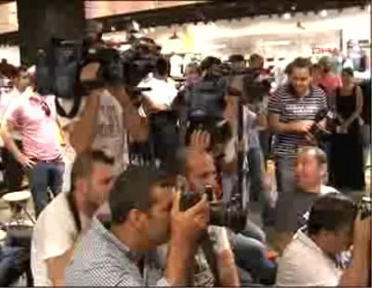 Fenerbahçeli Milli Futbolcu Emre Belözoğlu: "Bu Yıl, Geçen Seneye Göre Daha Zor Olacak"