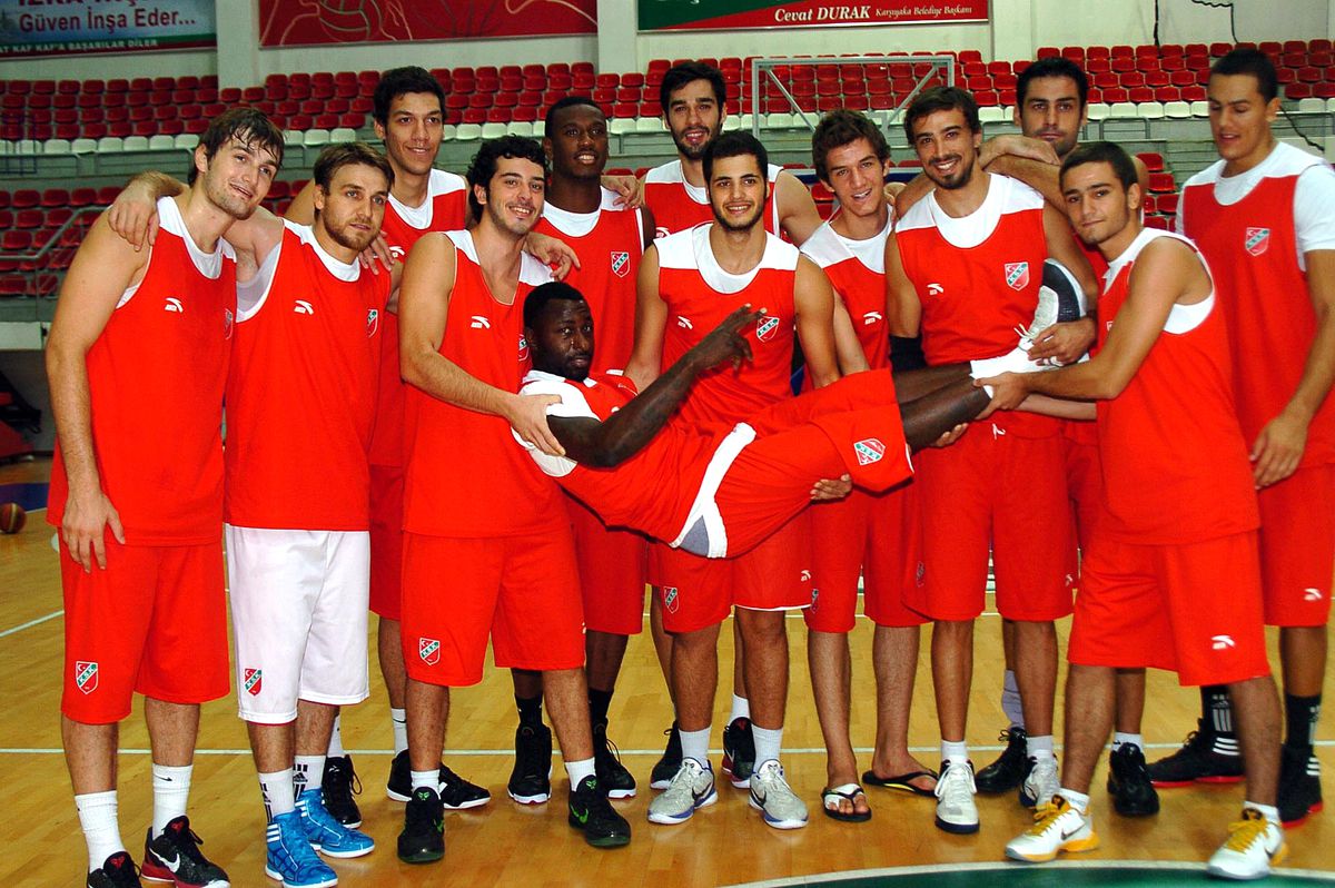 Pınar Karşıyaka'yı Anta Giydirecek