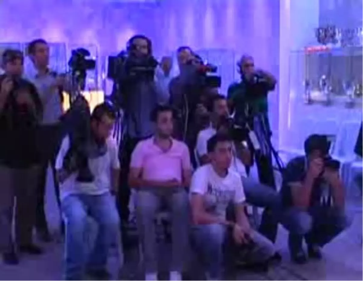 Trabzonspor Yeni Transfer Ettiği 3 Slovak Futbolcuyu Tanıttı