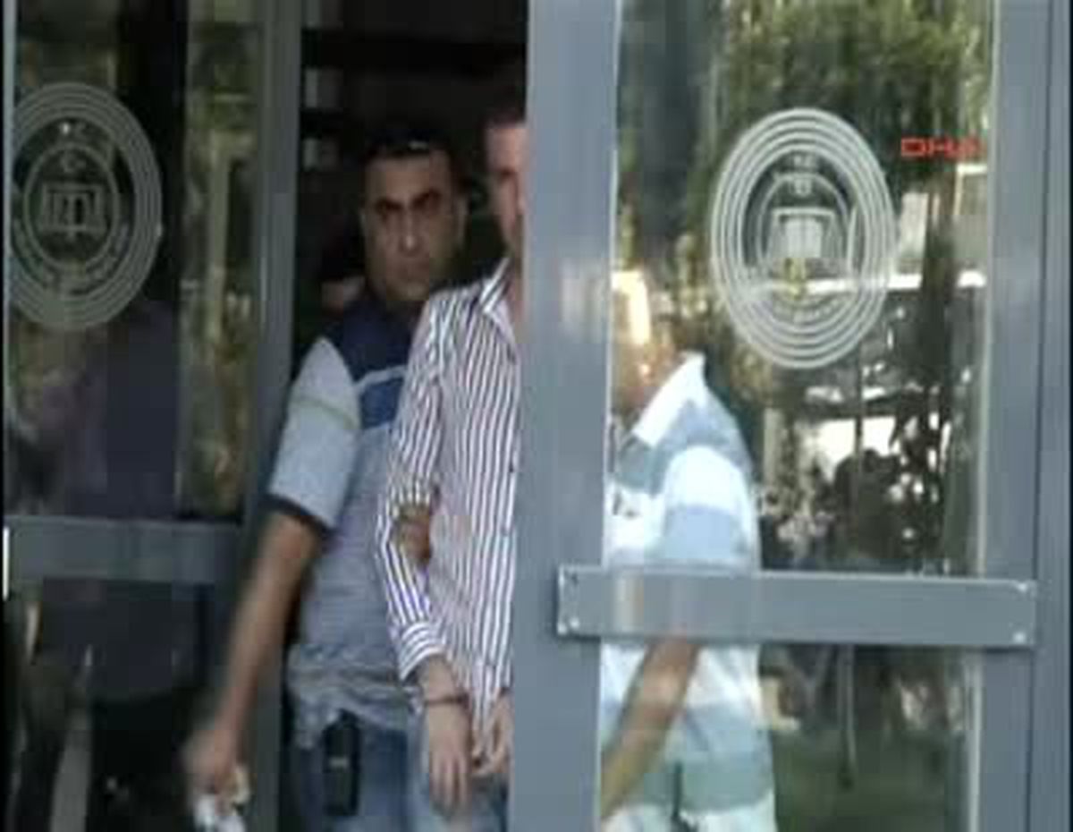Ünlülerin Vokalisti Cinayetinde Şok Gözaltı
