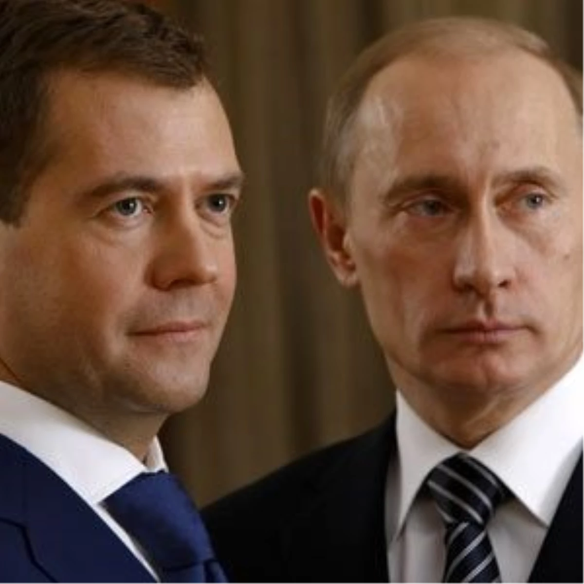 Medvedev, İç Hatlardaki Uçak Sayısının Düşürülmesini İstedi