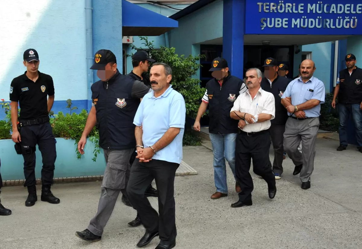 Adana\'da Gözaltına Alınan BDP\'liler Adliyeye Sevk Edildi