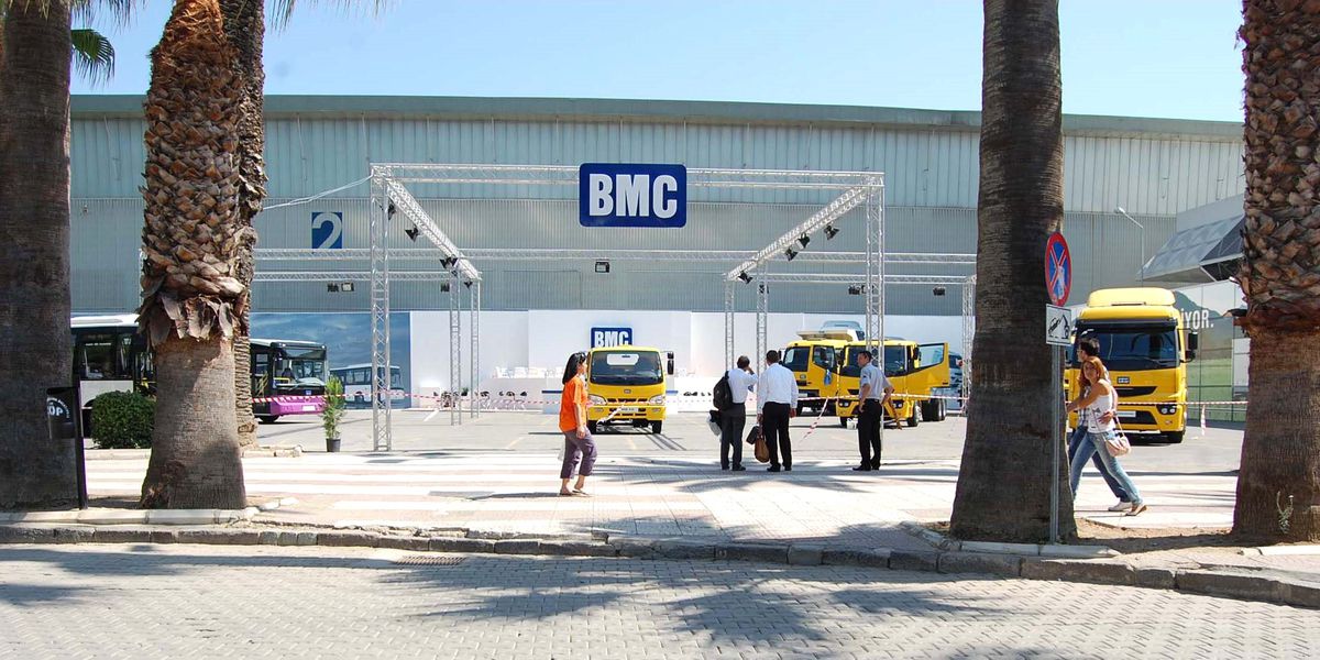 İzmir Fuarı 'otomobilsiz' Kaldı