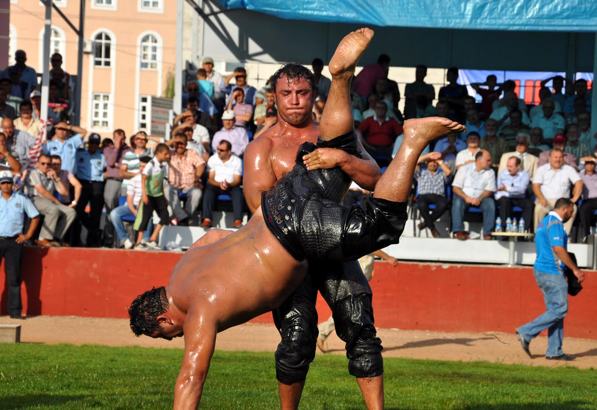Alaplı Güreşlerinin Başpehlivanı Osman Aynur Oldu