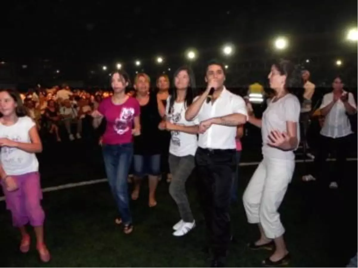 Bedia Akartürk, 50\'nci Sanat Yılını Kutladı