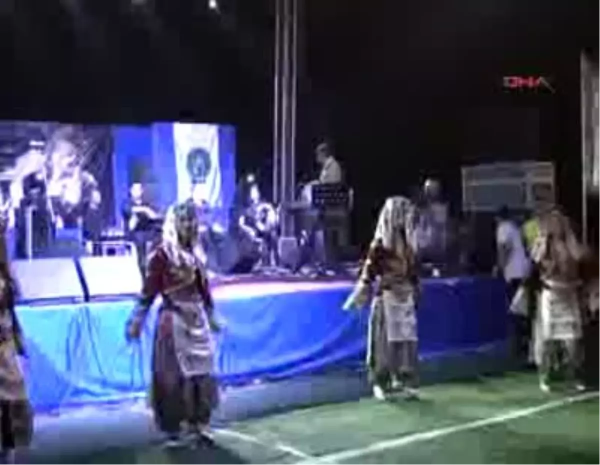 Bedia Atatürk 50\'inci Sanat Yılını Kutladı