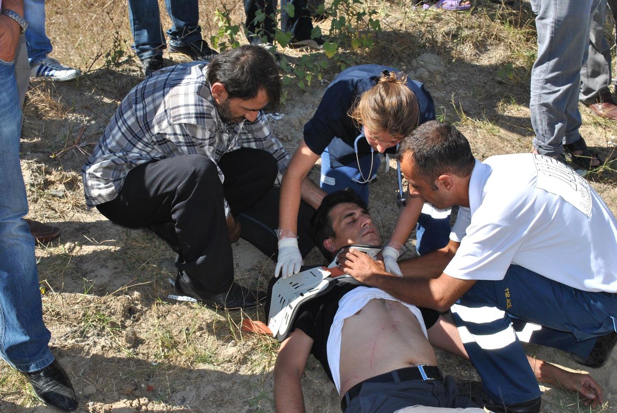 Saray'da 2 Otomobil Çarpıştı: 7 Yaralı